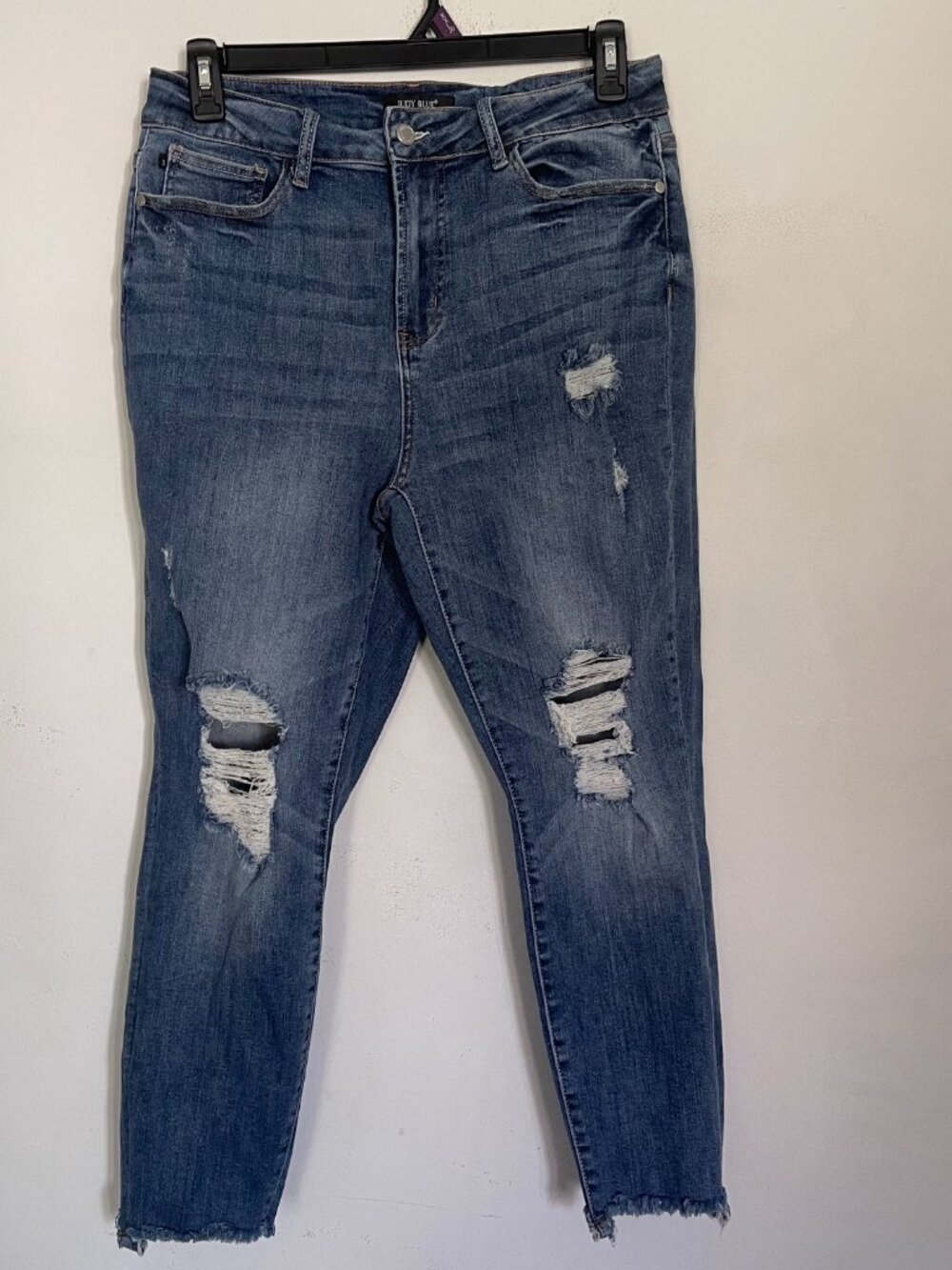 Judy Blue Women’s Plus Size 14W Blue Medium Wash Skinny Jeans Raw Hem Z